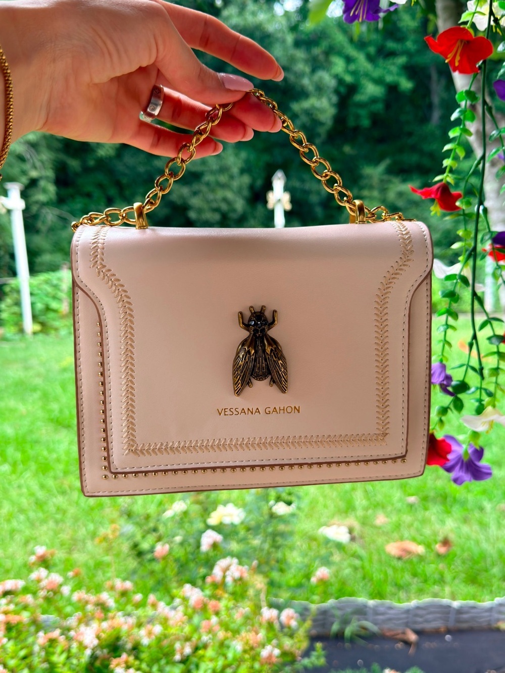 Vessana Gahon Cream Leather Top-Handle Shoulder Bag with Gold Chain